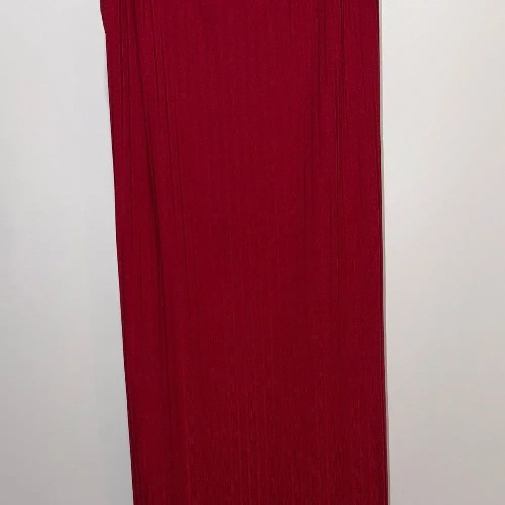 Chic Strapless Red Dress - Picture 3 of 9